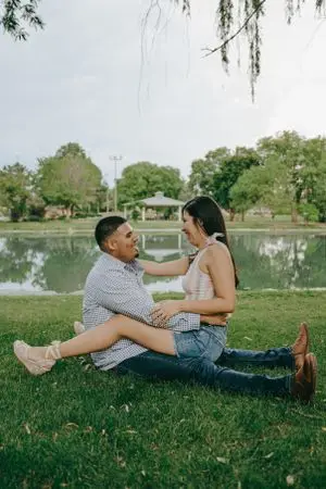 Idaly and Alex love story photography by Fountains of Rome