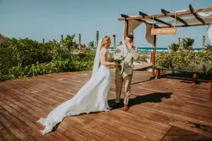 Wedding photography by Fountains of Rome, Miami wedding photographer and videographer